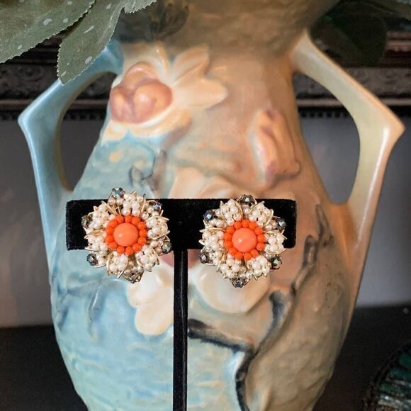 Japan Beautiful Orange-White Beads Clip earrings, Vintage - Picture 2 of 5